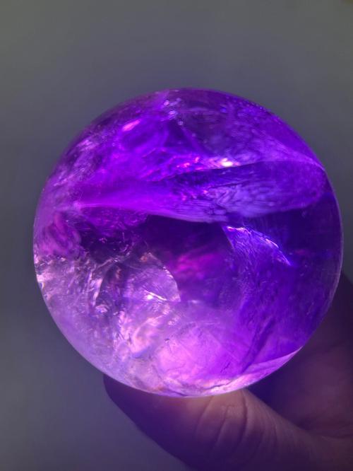 紫色水晶球的风水作用的相关图片